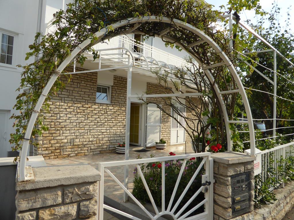 Apartments Bojanic Vodice Ngoại thất bức ảnh